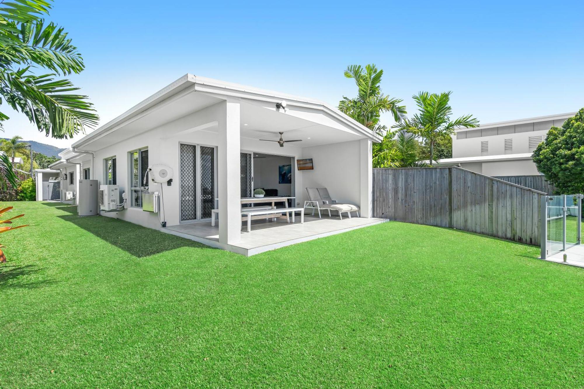 Blue Lagoon Villa B Cairns Eksteriør billede
